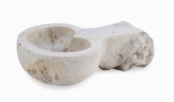 PICCOLA ACQUASANTIERA IN MARMO BIANCO