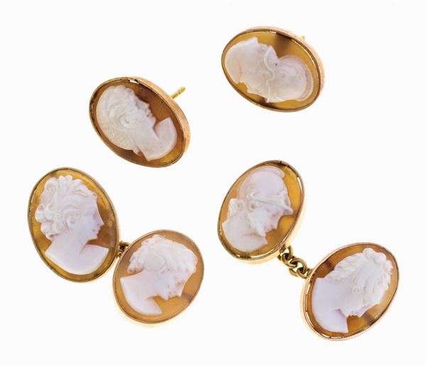 PARURE DI COPPIA DI ORECCHINI E GEMELLI DA POLSO CON CAMMEI