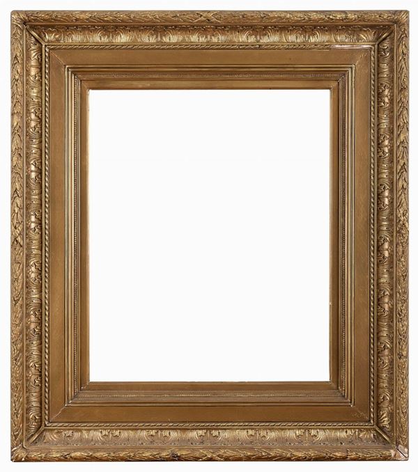 CORNICE IN LEGNO E STUCCHI DORATI