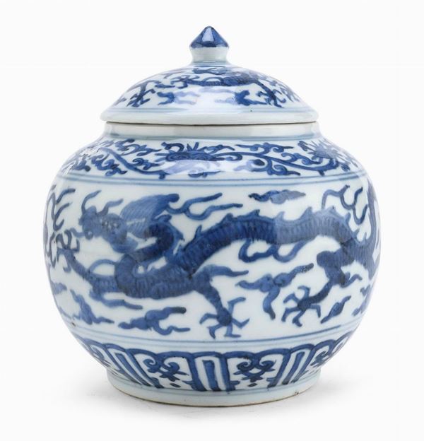 POTICHE IN PORCELLANA BIANCO E BLU, CINA
