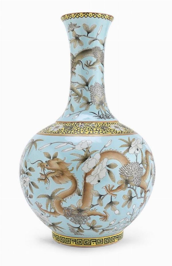 VASO IN PORCELLANA, CINA