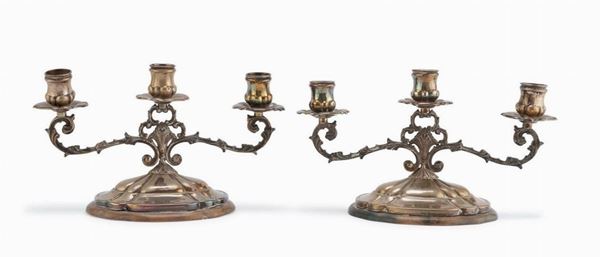 COPPIA DI CANDELABRI IN ARGENTO