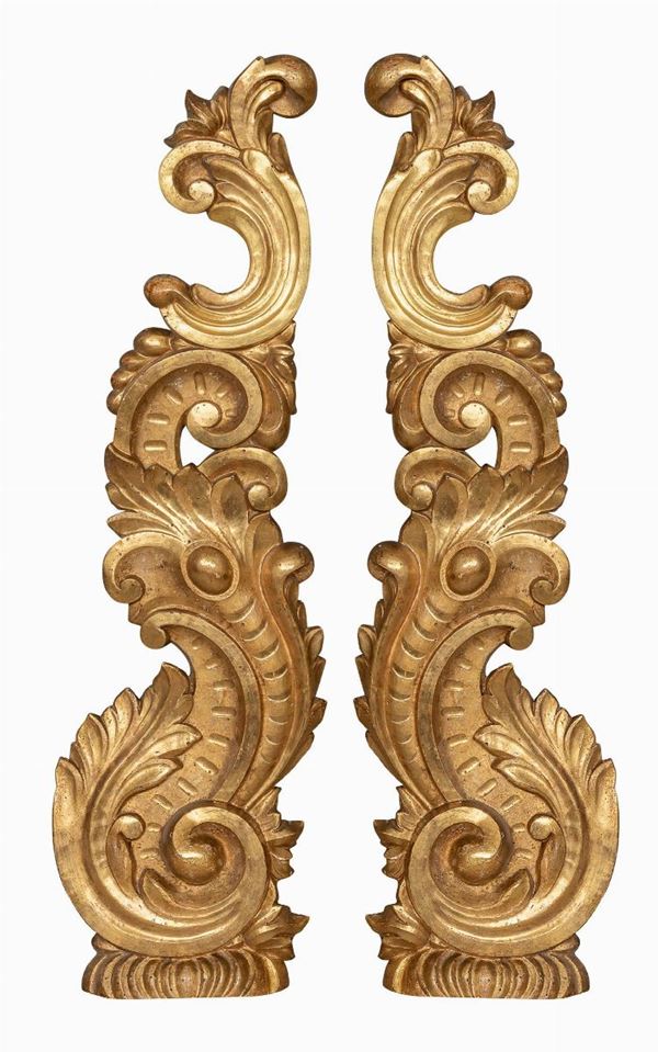 OPPIA DI FREGI IN LEGNO DORATO
