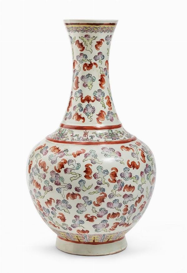 VASO IN PORCELLANA, CINA, FINE XIX, INIZIO XX SECOLO