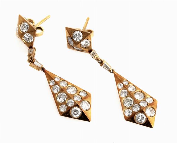 COPPIA DI ORECCHINI CON BRILLANTI