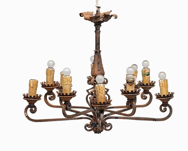 LAMPADARIO IN FERRO BATTUTO
