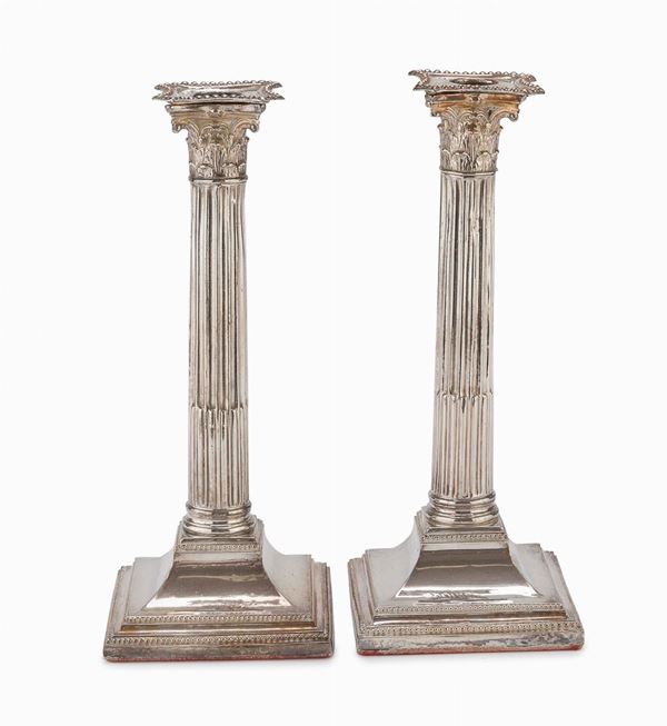 COPPIA DI CANDELIERI IN SILVERPLATED