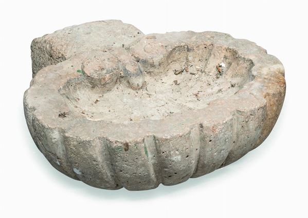 GRANDE ACQUASANTIERA IN MARMO, ROMA XVI SECOLO