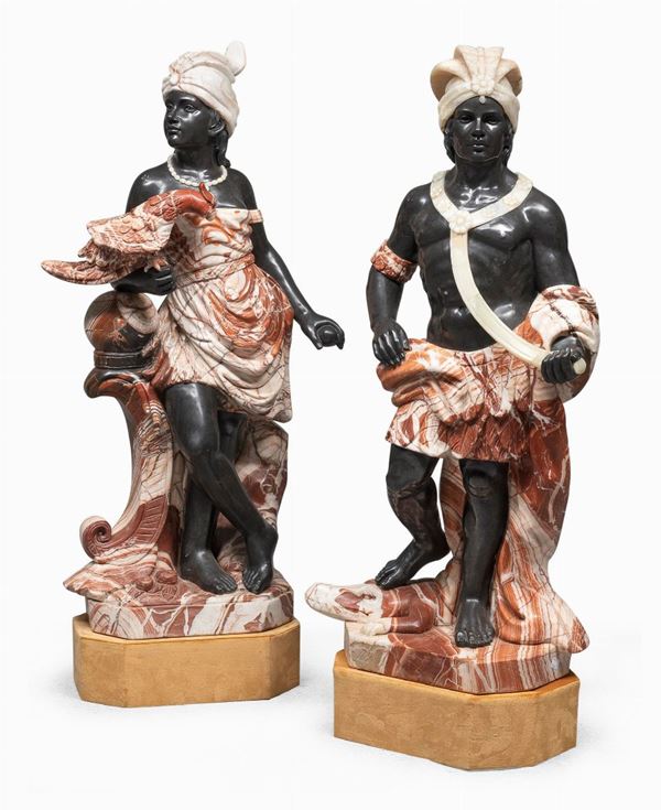 COPPIA DI STATUE DI MORETTI IN MARMI