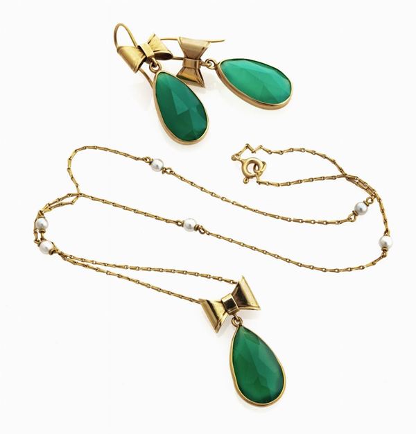 PARURE DI COPPIA DI ORECCHINI E GIROCOLLO CON GIADEITE