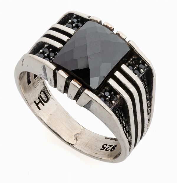 ANELLO CON ONICE
