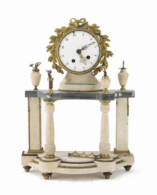 OROLOGIO DA CAMINO IN MARMO, FRANCIA XIX SECOLO