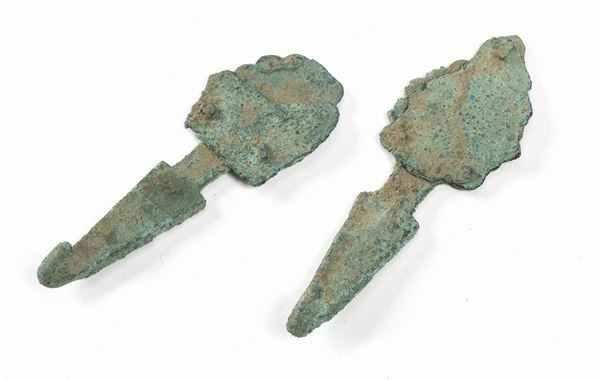 COPPIA DI GANCI DA CINTURONE IN BRONZO, VI-V SECOLO A.C.