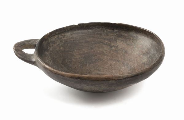 COPPA MONOANSATA IN CERAMICA IMPASTO, VI-V SECOLO A.C.