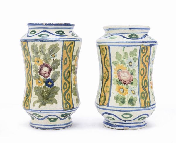 DUE VASETTI DA FARMACIA IN CERAMICA