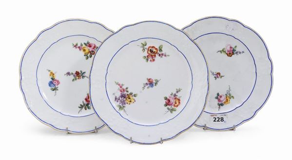 TRE PIATTI IN PORCELLANA, SEVRES