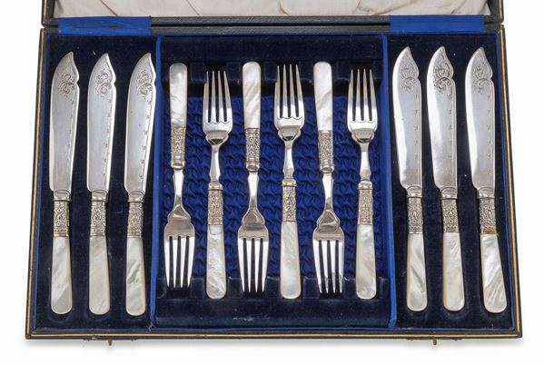 SERVIZIO DI POSATE IN SILVERPLATED, HARRISON FISHER