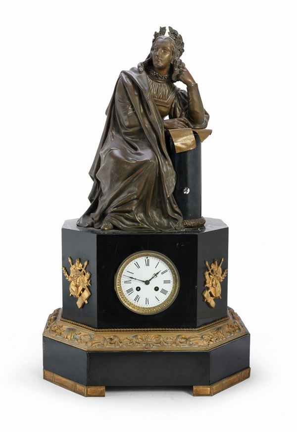 GRANDE OROLOGIO DA TAVOLO IN MARMO NERO E BRONZO
