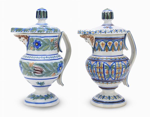 COPPIA DI BROCCHE IN CERAMICA, PROBABILMENTE FRANCIA