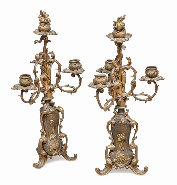COPPIA DI CANDELABRI IN BRONZO