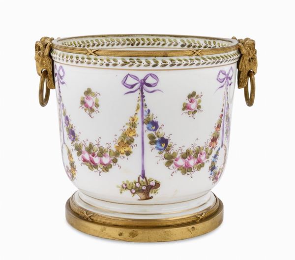 PICCOLO CACHEPOT IN PORCELLANA, SEVRES
