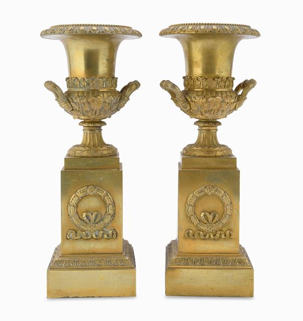 COPPIA DI VASI MEDICI IN BRONZO DORATO, IMPERO