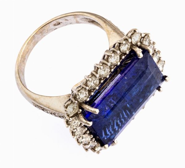 ANELLO CON TANZANITE E BRILLANTI