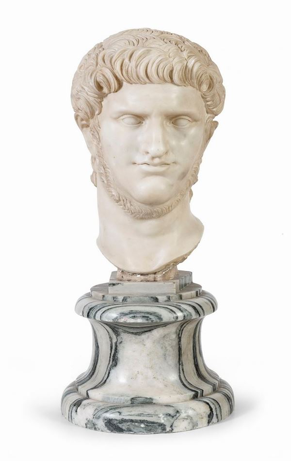 TESTA DI NERONE IN MARMO BIANCO CON BASE IN CIPOLLINO