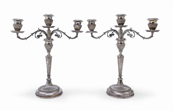 COPPIA DI CANDELABRI IN ARGENTO, ITALIA 1950 ca.