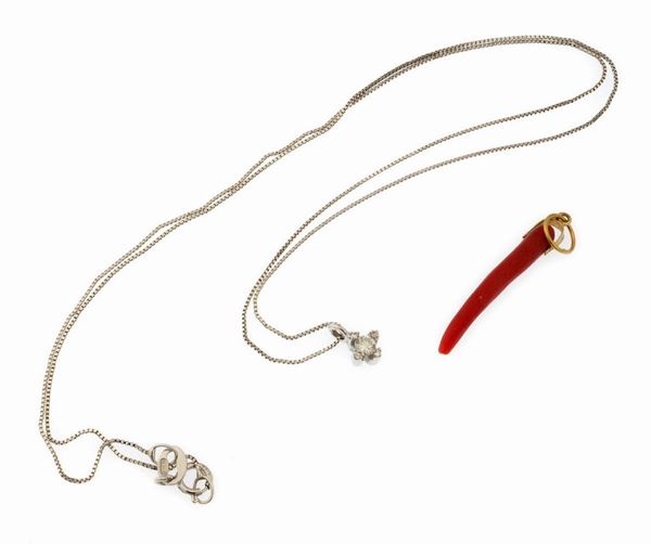 GIROCOLLO CON BRILLANTE E CORALLO ROSSO