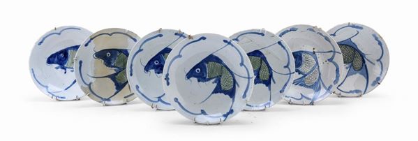 SETTE PIATTI IN PORCELLANA BIANCO E BLU, CINA