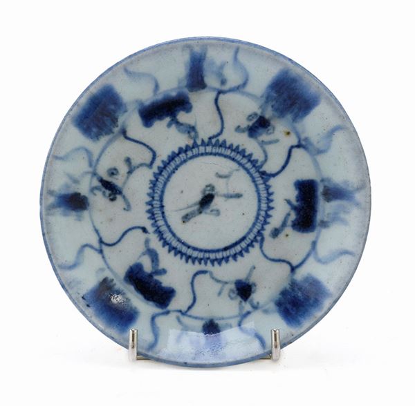 PIATTINO IN PORCELLANA BIANCO E BLU, CINA XIX SECOLO