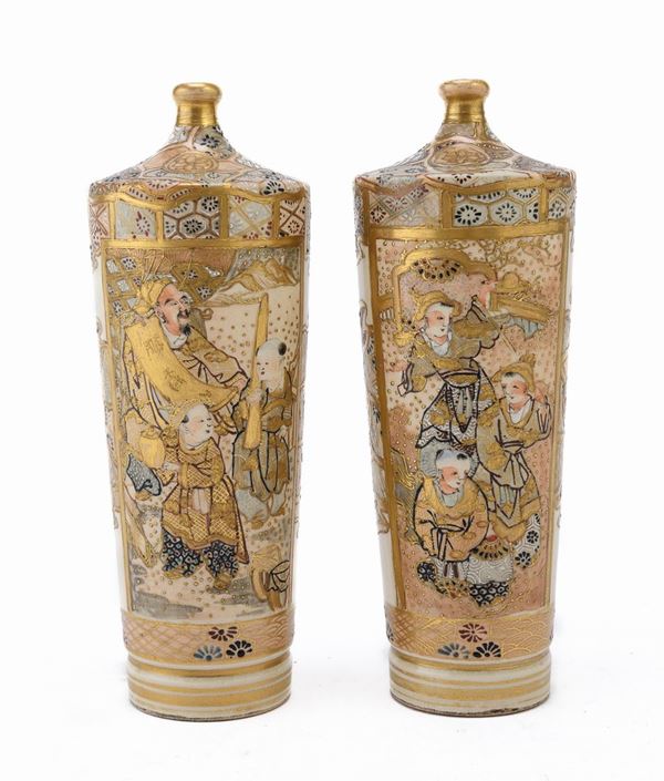 COPPIA DI VASI IN CERAMICA, GIAPPONE INIZIO XX SECOLO