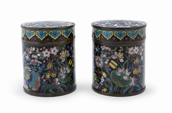 COPPIA DI CONTENITORI A CILINDRO IN METALLO A SMALTI CLOISONNE', GIAPPONE, PRIMA META'  XX SECOLO
