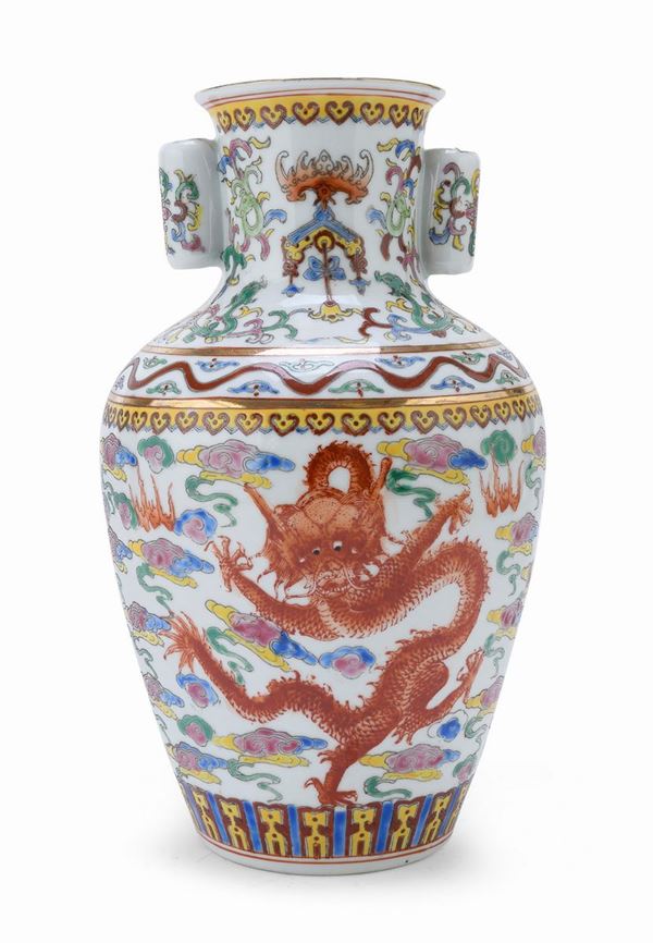 VASO IN PORCELLANA, CINA XX SECOLO