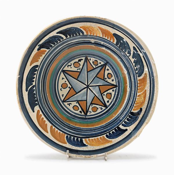 PIATTO  IN MAIOLICA, ALTO LAZIO XVI SECOLO