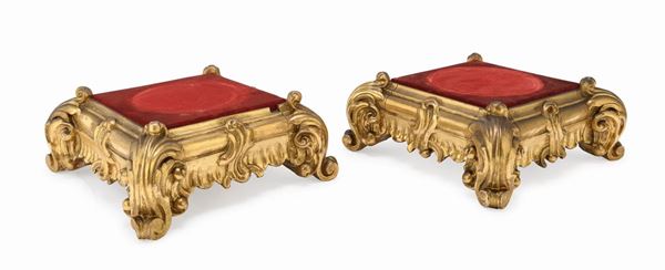 COPPIA DI BASETTE IN LEGNO DORATO,