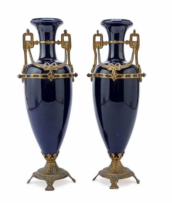 COPPIA DI VASI IN CERAMICA COBALTO
