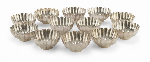 DODICI VASCHETTE IN ARGENTO, INDIA CALCUTTA