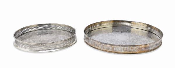 DUE VASSOI IN SILVERPLATED, SHEFFIELD 1960 ca.