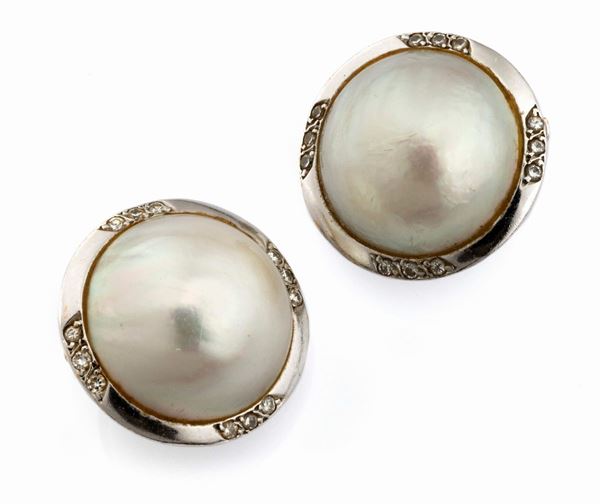 COPPIA DI ORECCHINI CON PERLE MABÈ E BRILLANTI