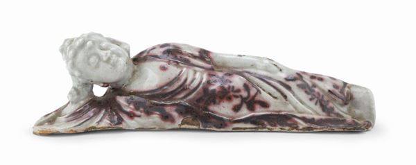 SCULTURA IN PORCELLANA BIANCA E MARRONE, CINA