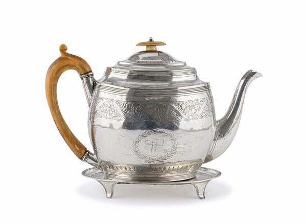 TEIERA CON SALVER IN ARGENTO, LONDRA 1832