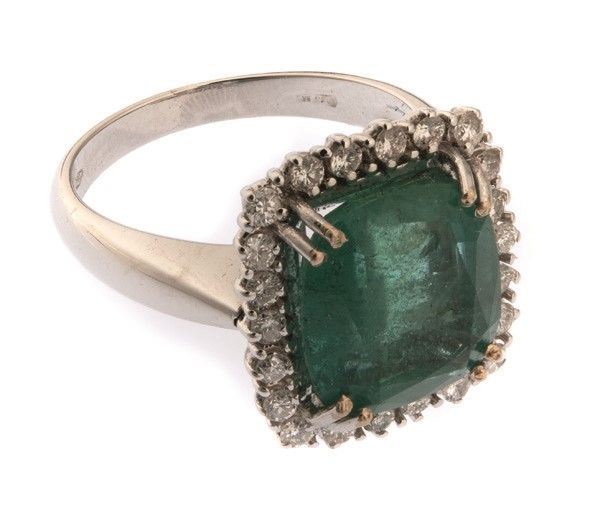 ANELLO CON SMERALDO E BRILLANTI