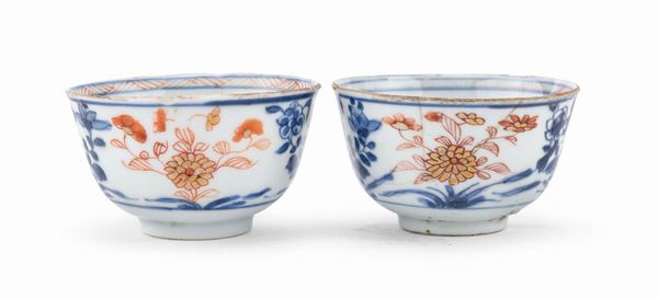 COPPIA DI TAZZINE IN PORCELLANA, CINA FINE XVIII, INIZIO XIX SECOLO