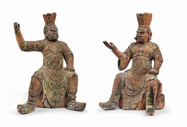 COPPIA DI LOKAPALA IN LEGNO DIPINTO, CINA FINE XIX, INIZIO XX SECOLO