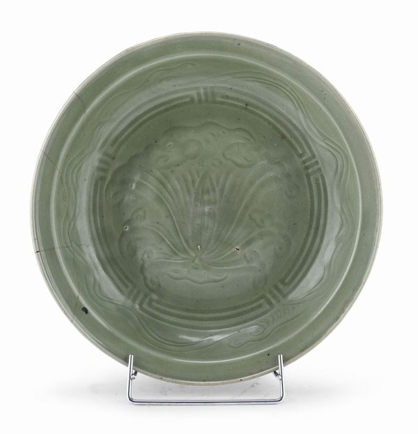 GRANDE PIATTO CELADON LONGQUAN, CINA XV SECOLO