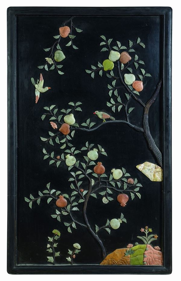PANNELLO IN LEGNO E PIETRE DURE, CINA