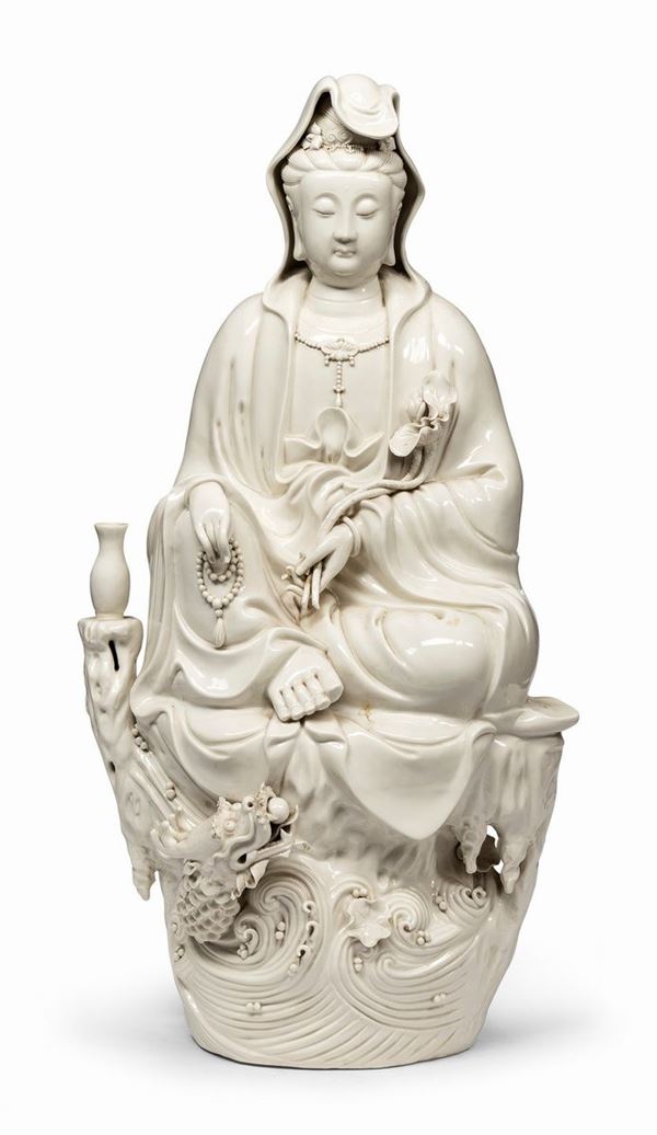 SCULTURA DI GUANYIN IN PORCELLANA BIANCA, CINA INIZI XX SECOLO
