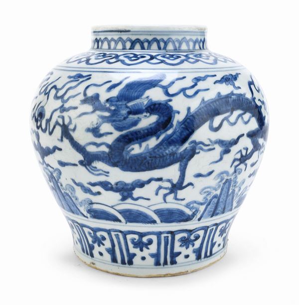 VASO IN PORCELLANA BIANCO E BLU, CINA XIX SECOLO